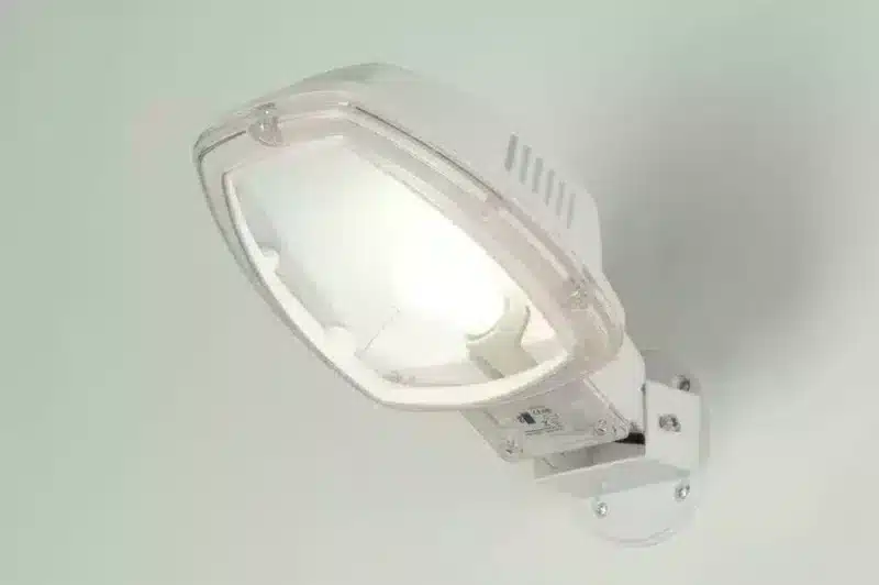 White outdoor lamp